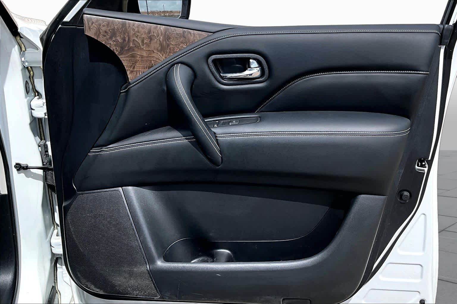 2021 INFINITI QX80 photo 23 of 35