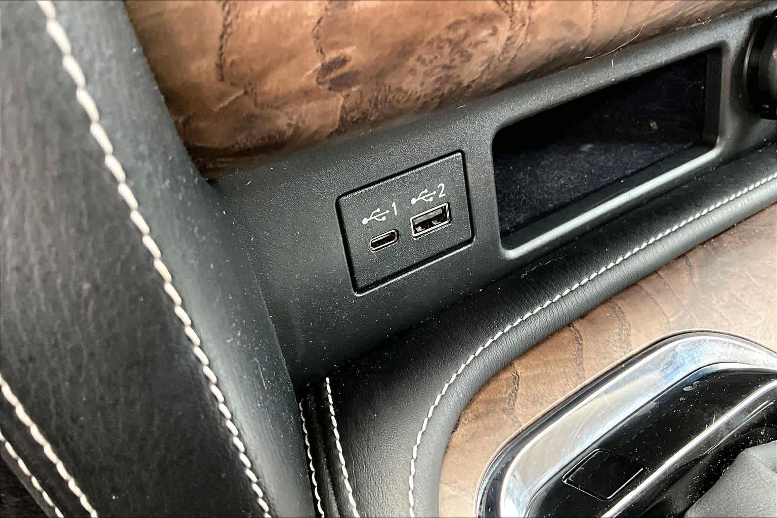 2021 INFINITI QX80 photo 32 of 35