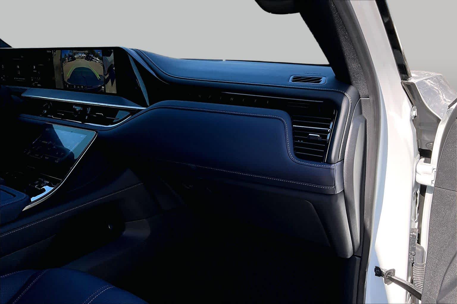 2026 INFINITI QX80 photo 19 of 34
