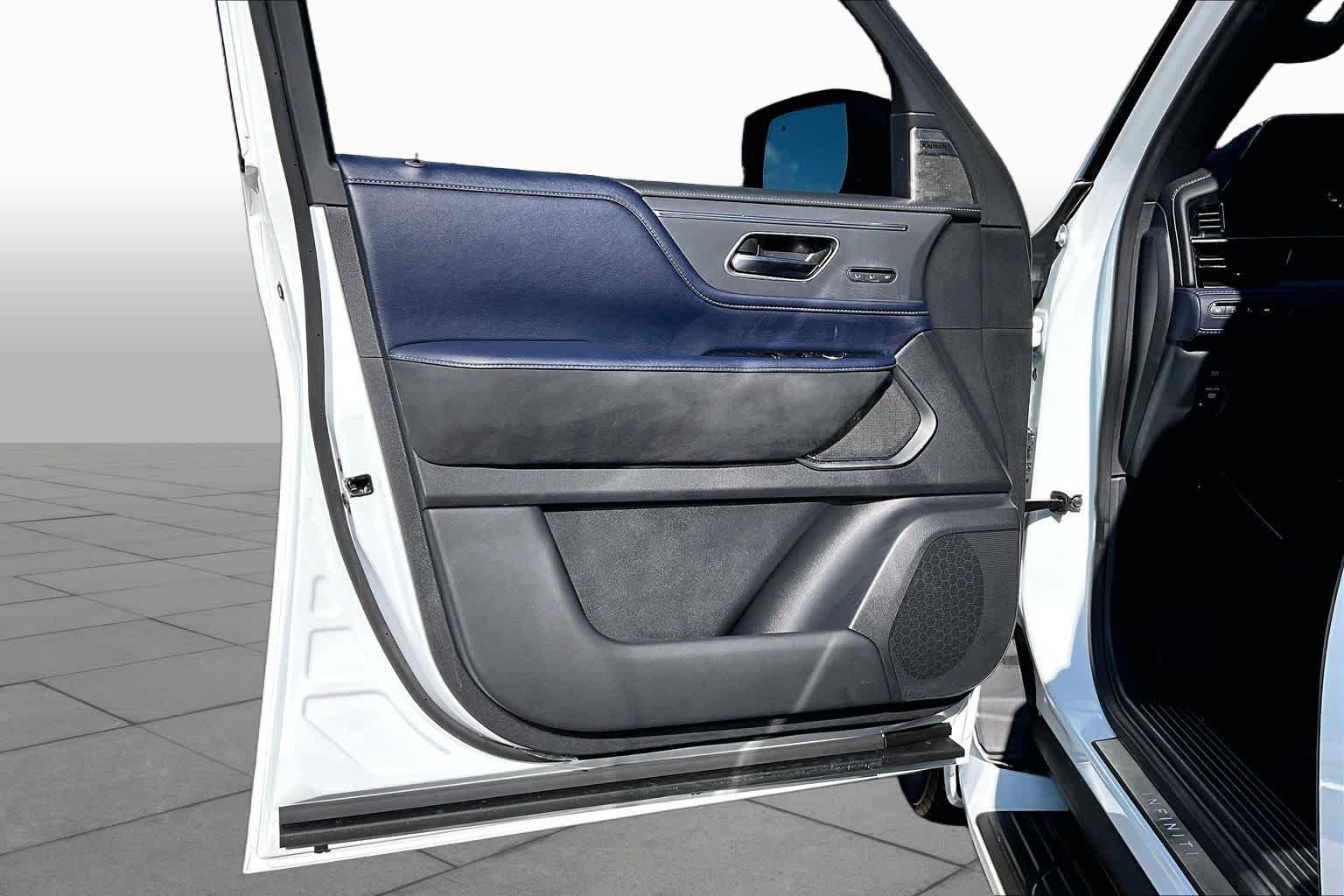 2026 INFINITI QX80 photo 22 of 34