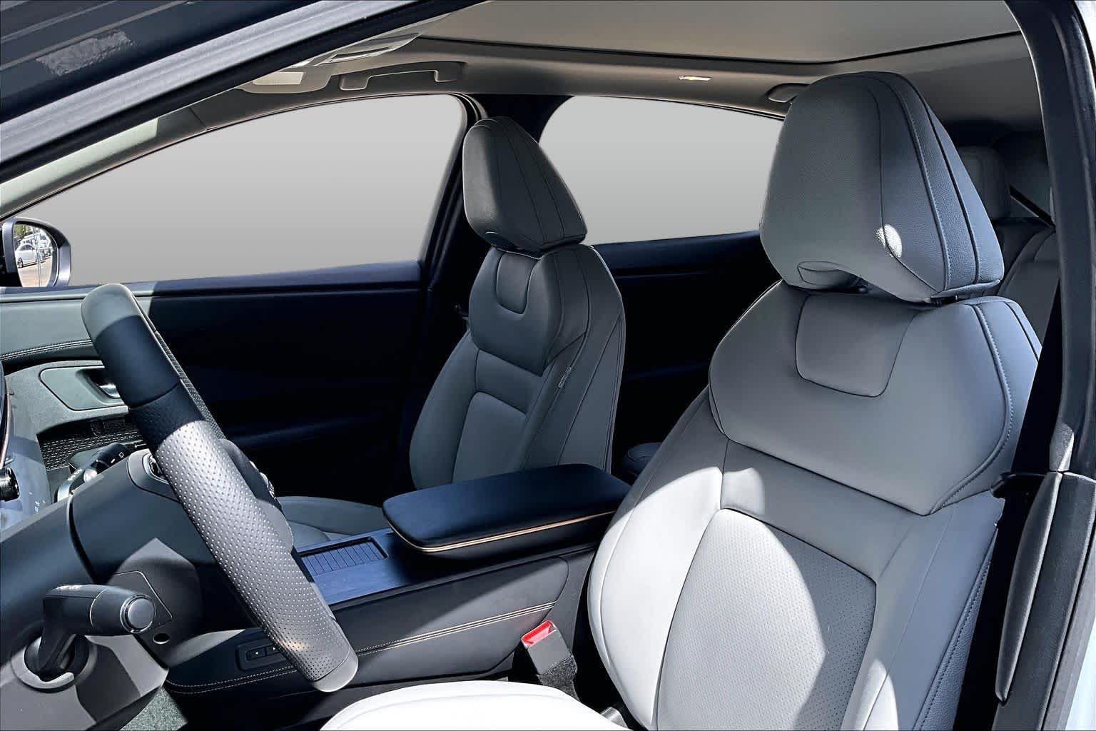 2025 Nissan ARIYA EVOLVE+ Boulder Gray Pearl at Auto Boutique Texas