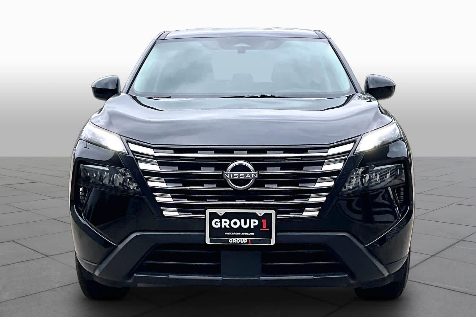 2025 Nissan Rogue SV - 3