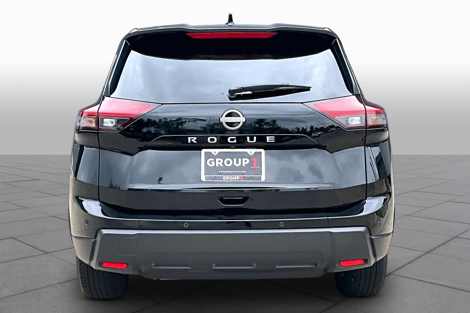2025 Nissan Rogue SV - 4