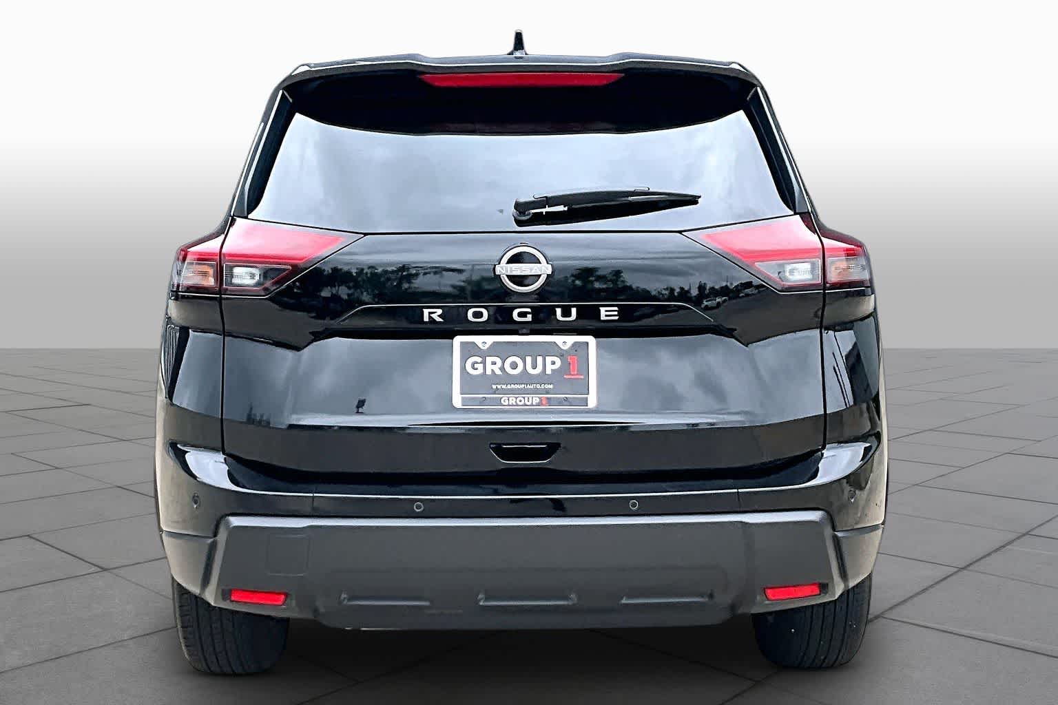 2025 Nissan Rogue SV - 4
