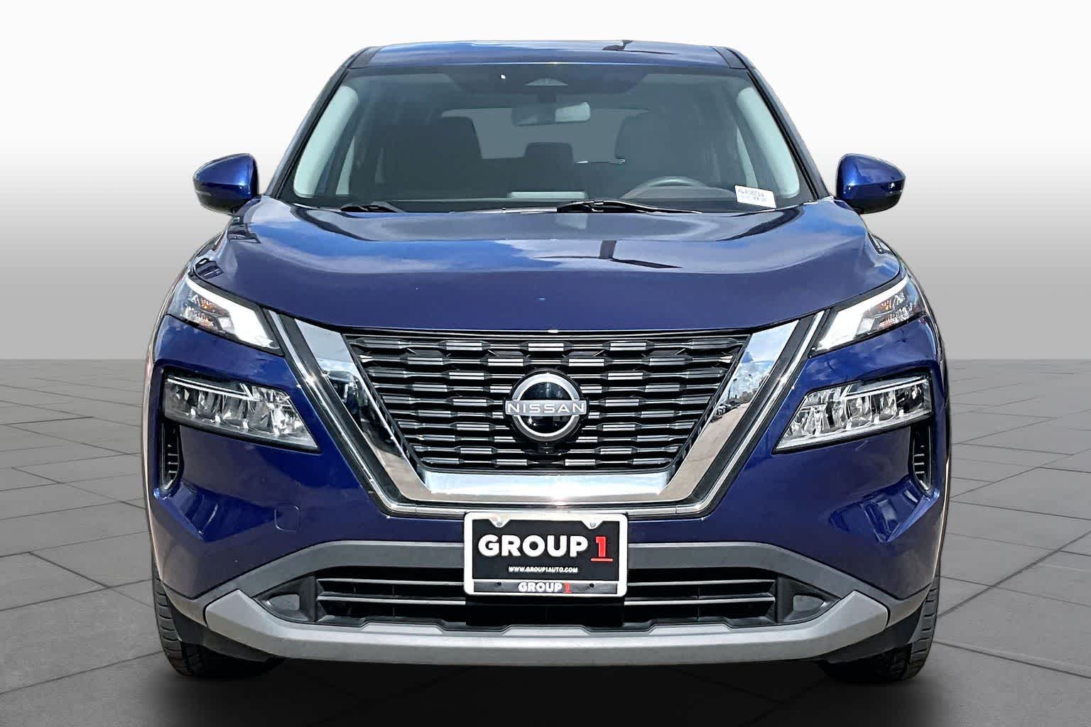 2023 Nissan Rogue SV - 3