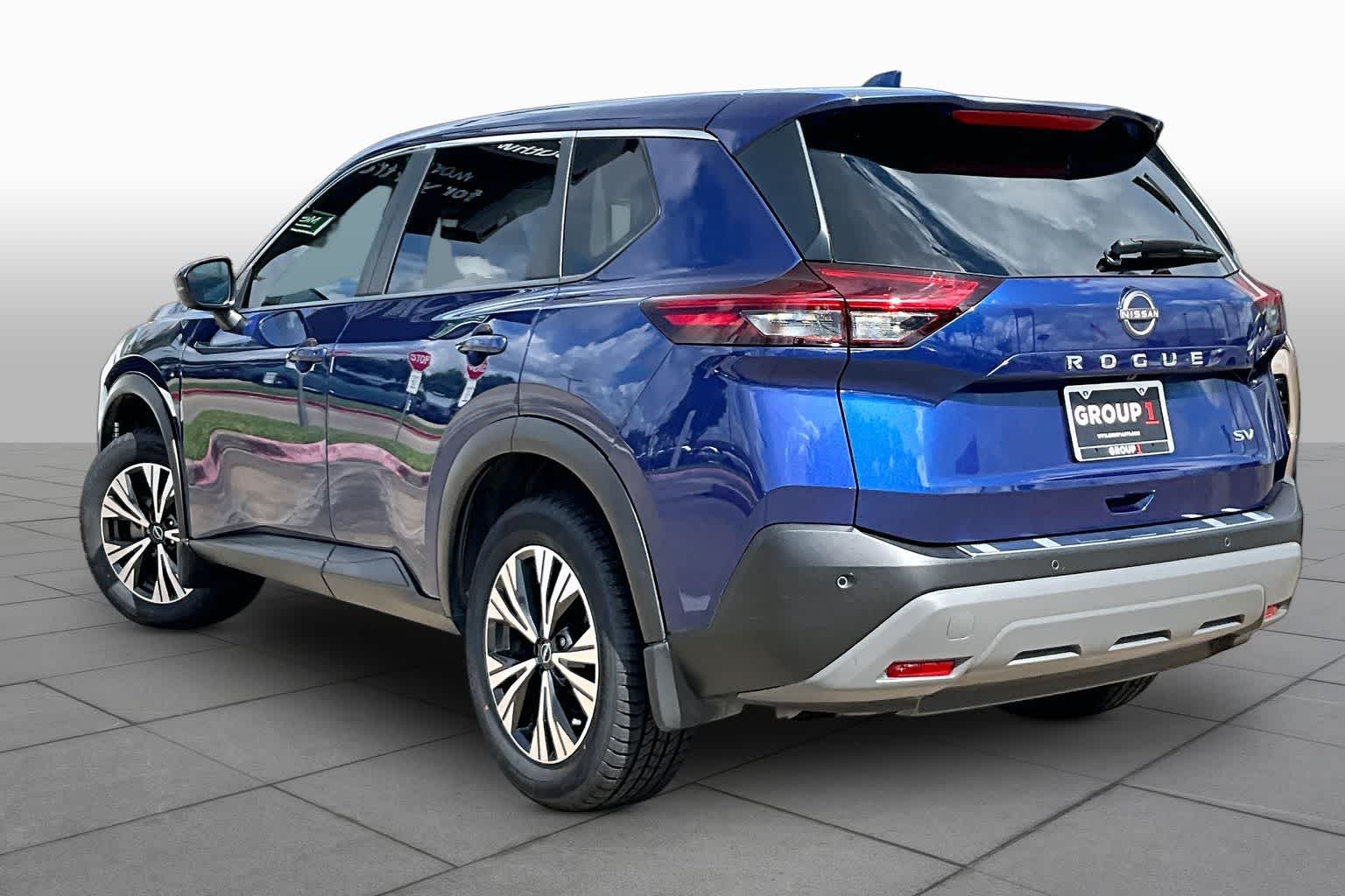 2023 Nissan Rogue SV - 10