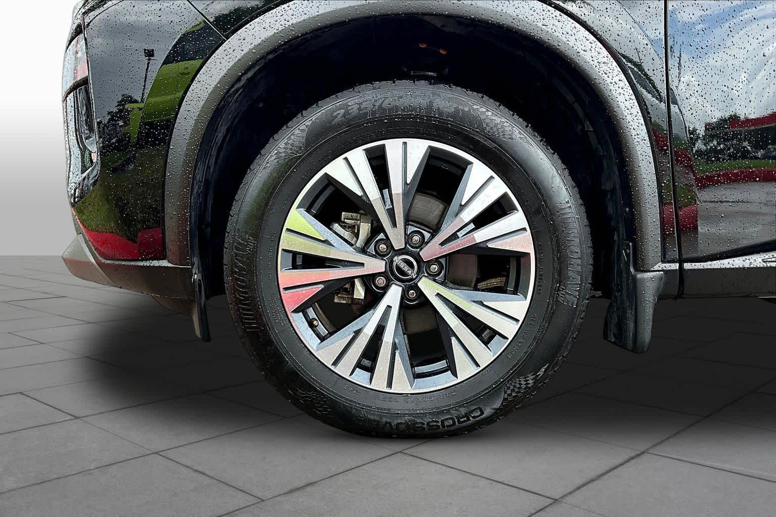 2023 Nissan Rogue SV - 10