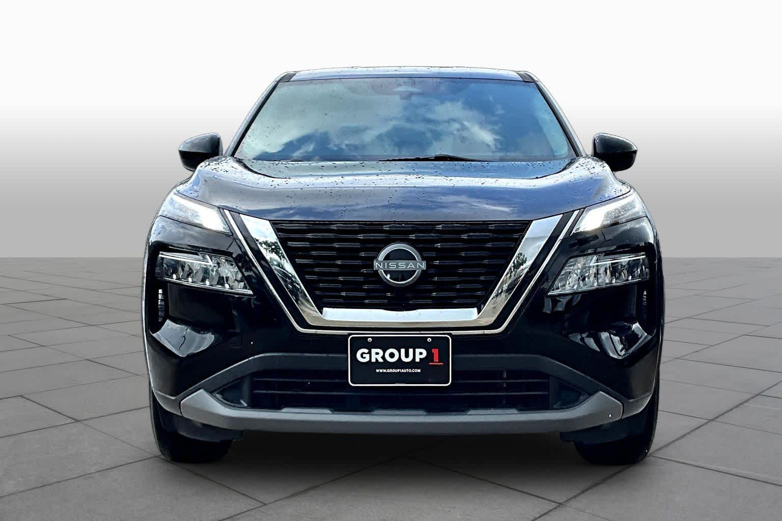 2023 Nissan Rogue SV - 3