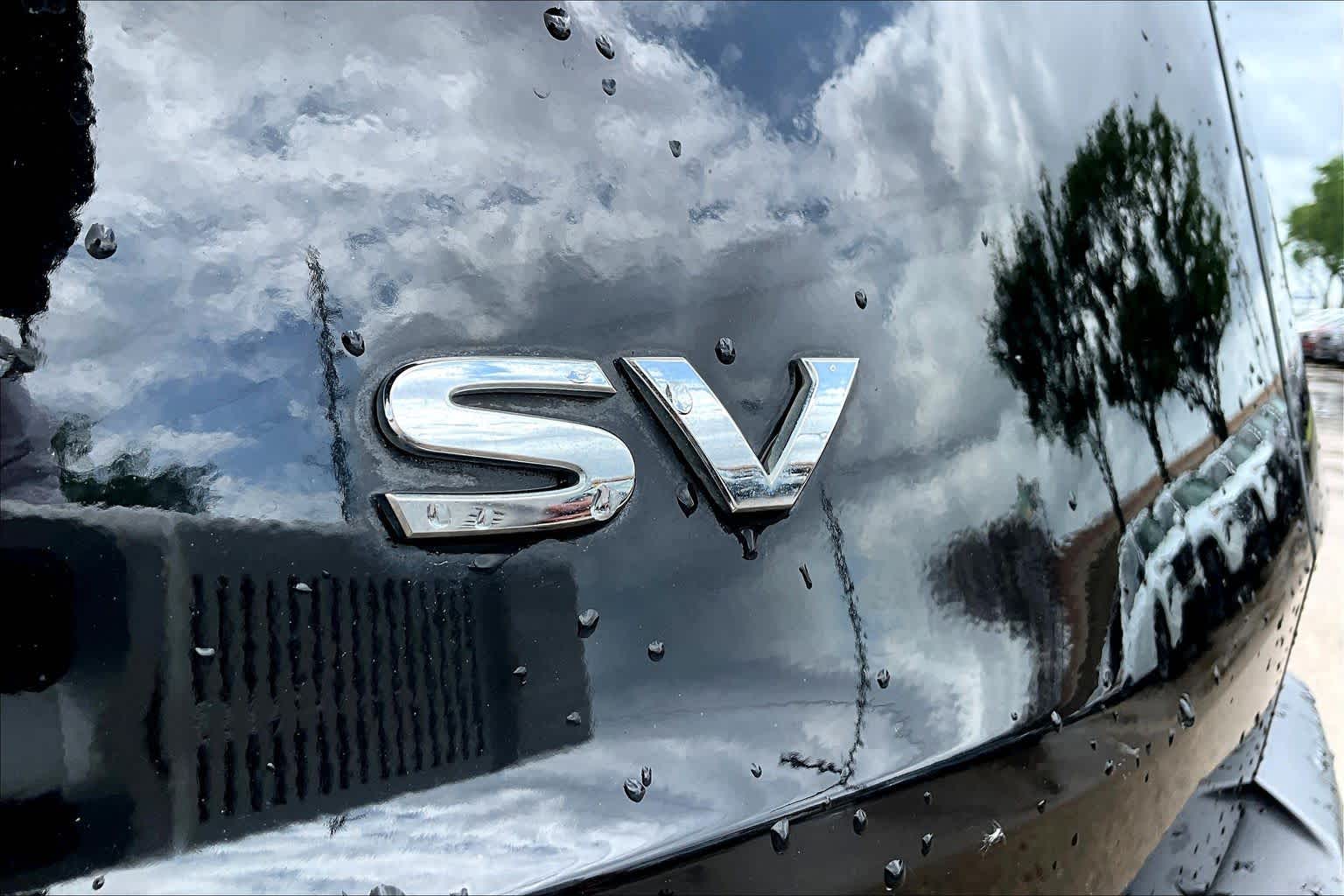 2023 Nissan Rogue SV - 9