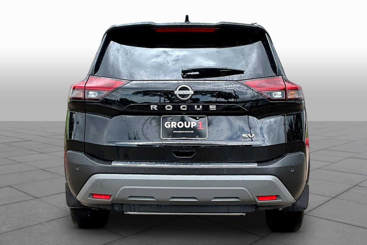 2023 Nissan Rogue SV - 4