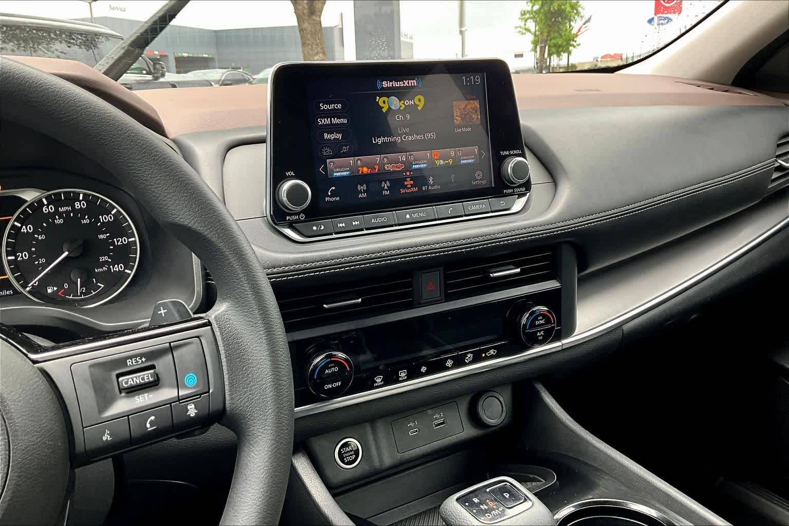 2023 Nissan Rogue SV - 6