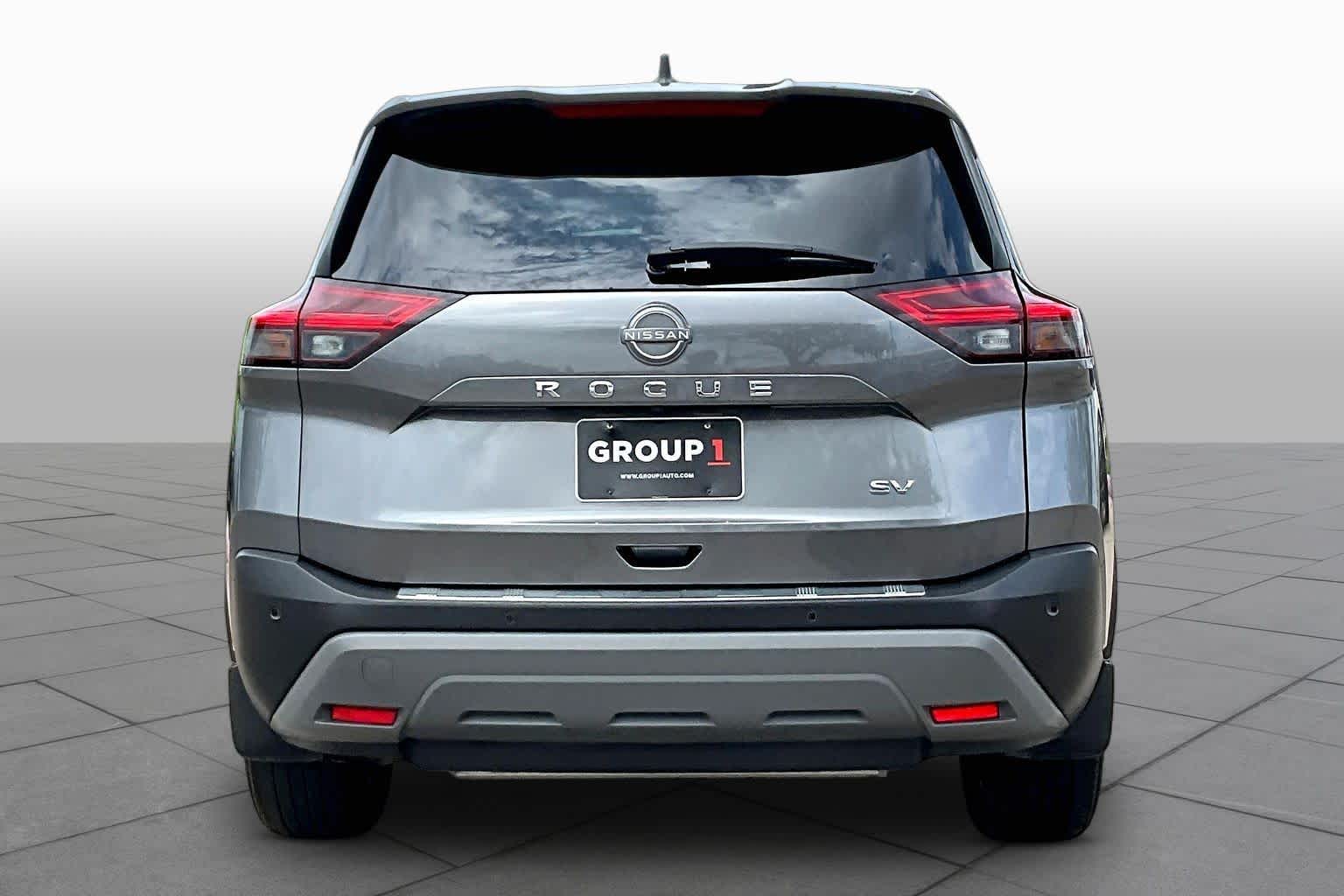 2023 Nissan Rogue SV - 4