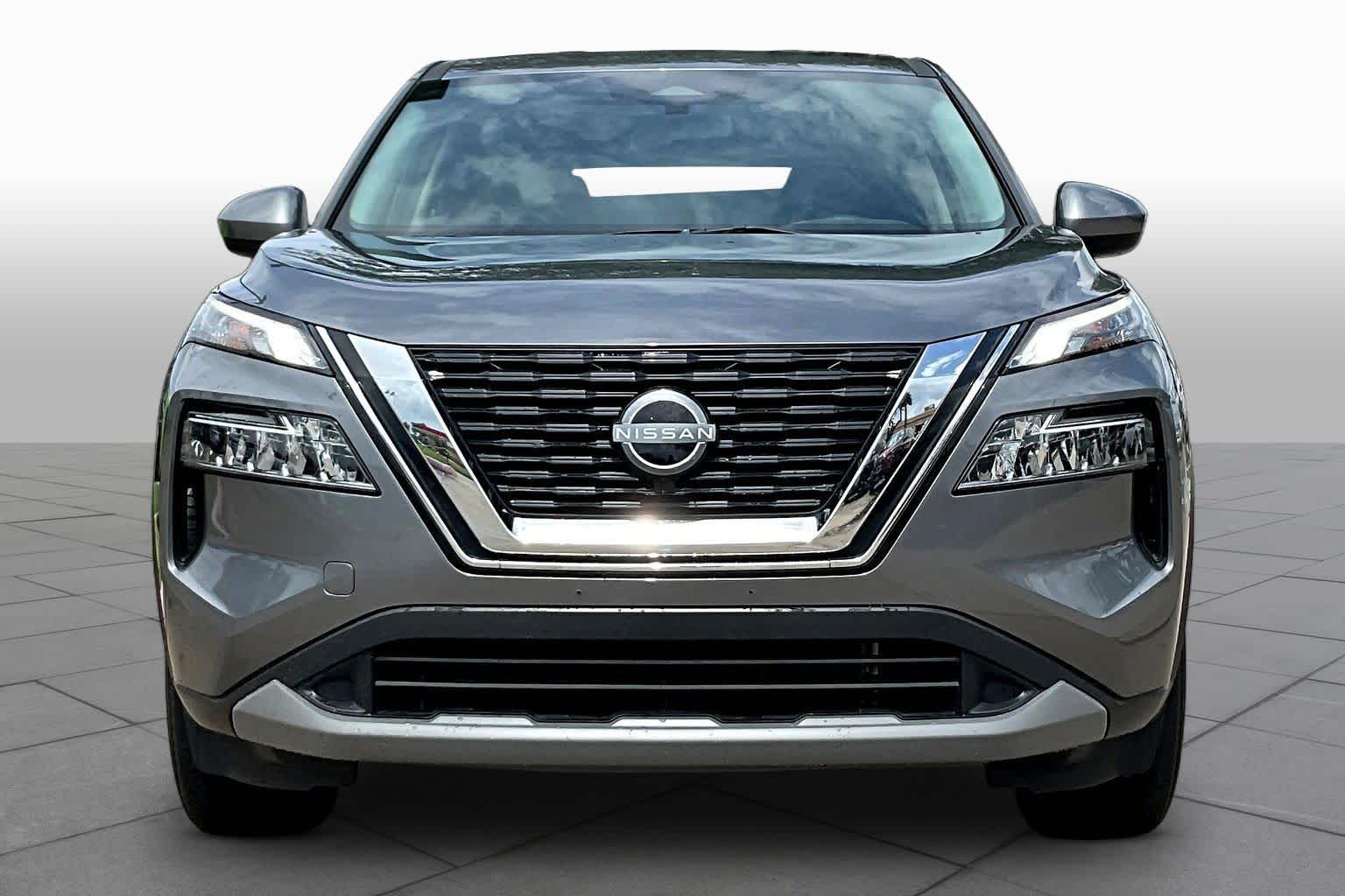 2023 Nissan Rogue SV - 3