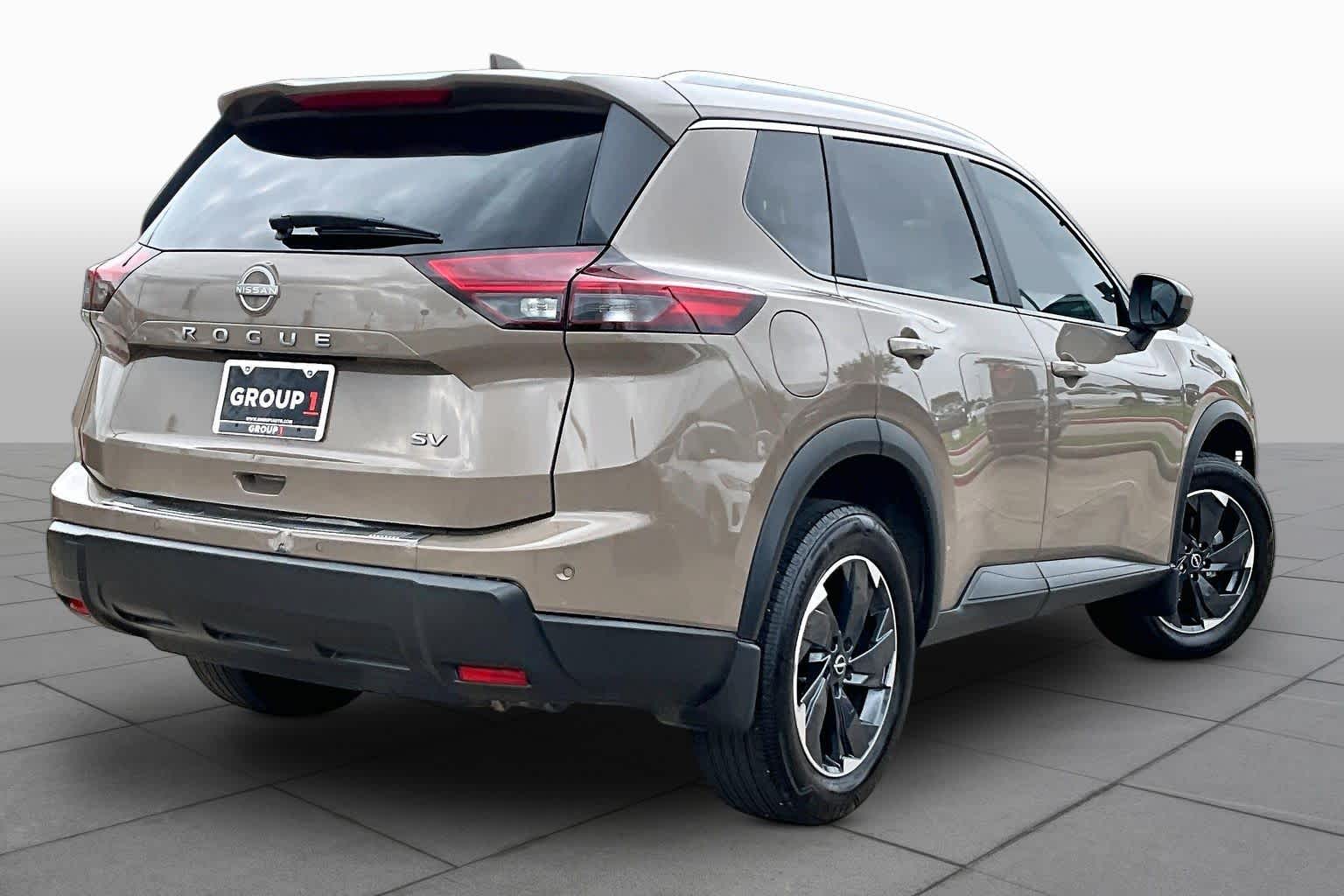 2024 Nissan Rogue SV - 11