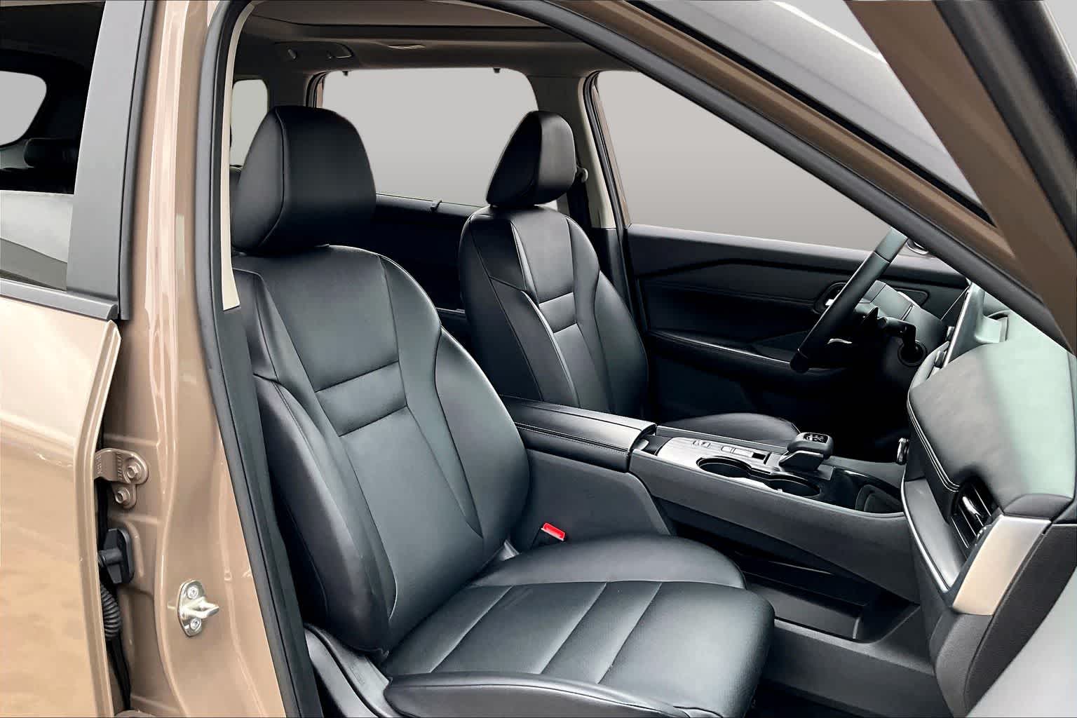 2024 Nissan Rogue SV - 8