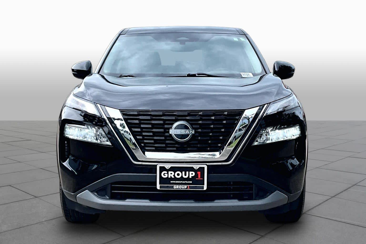 2023 Nissan Rogue SV - 3