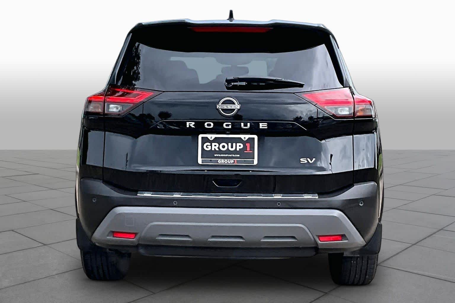 2023 Nissan Rogue SV - 4