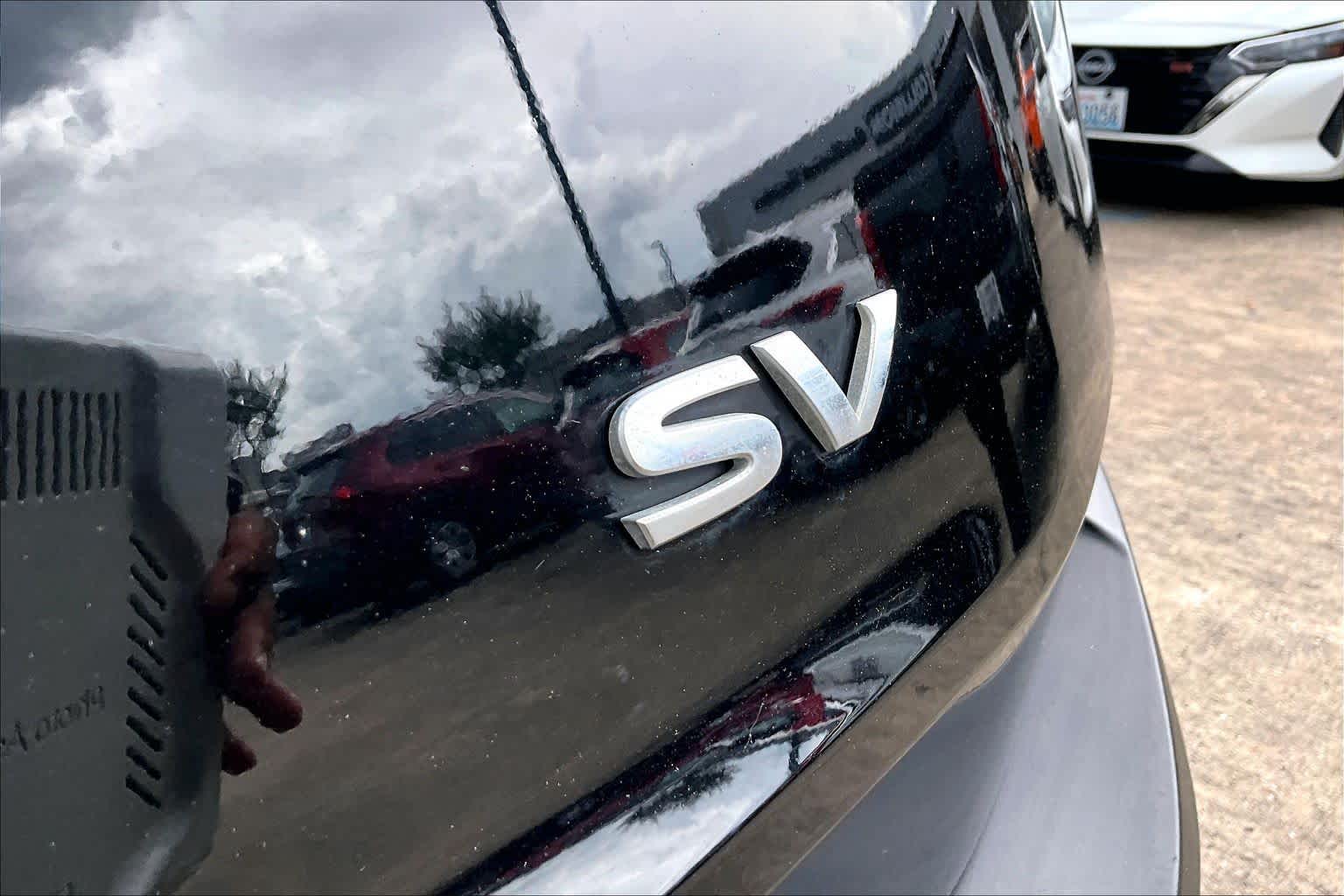 2023 Nissan Rogue SV - 9