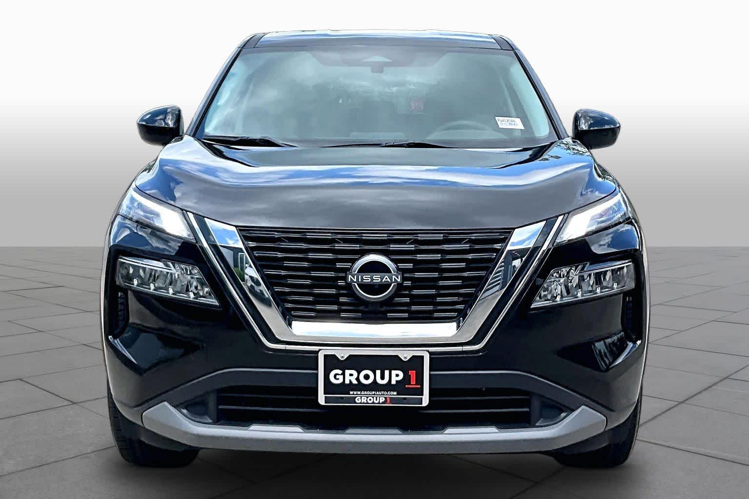 2023 Nissan Rogue SV - 3