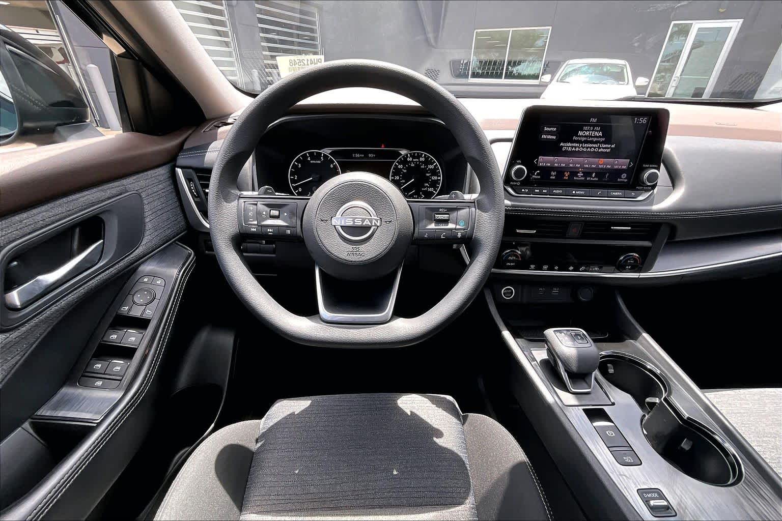 2023 Nissan Rogue SV - 5