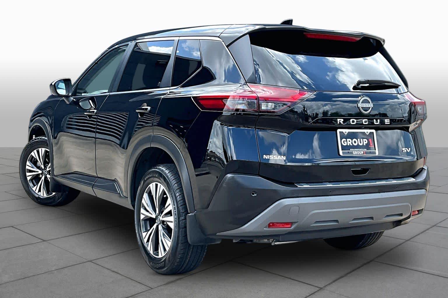 2023 Nissan Rogue SV - 10