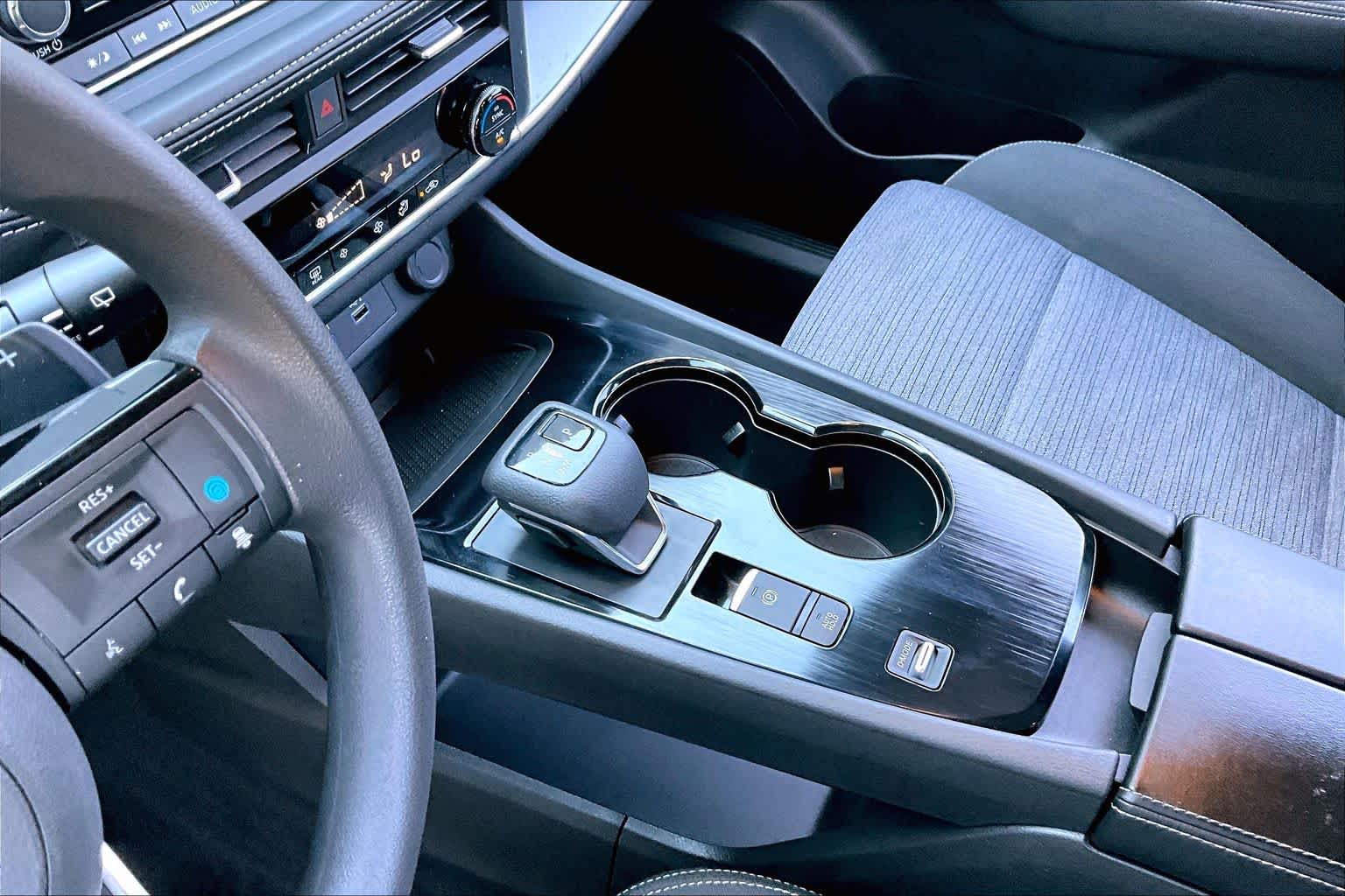 2023 Nissan Rogue SV Pearl White Tricoat at Sterling McCall Nissan