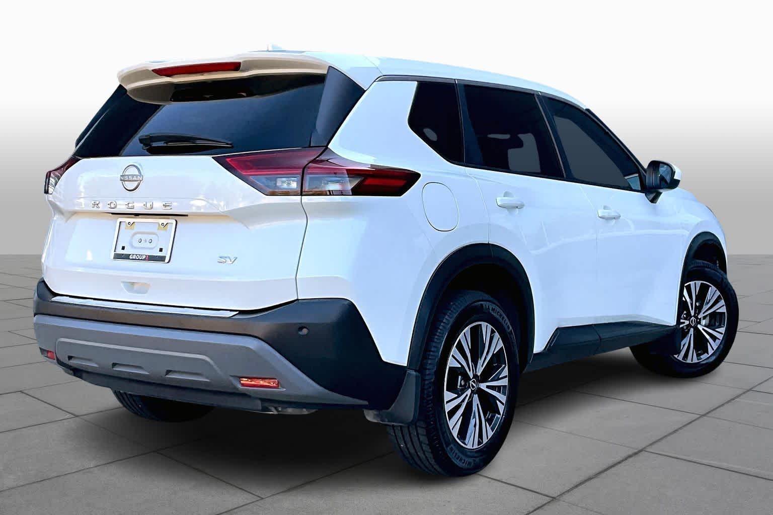 2023 Nissan Rogue SV Pearl White Tricoat at Sterling McCall Nissan