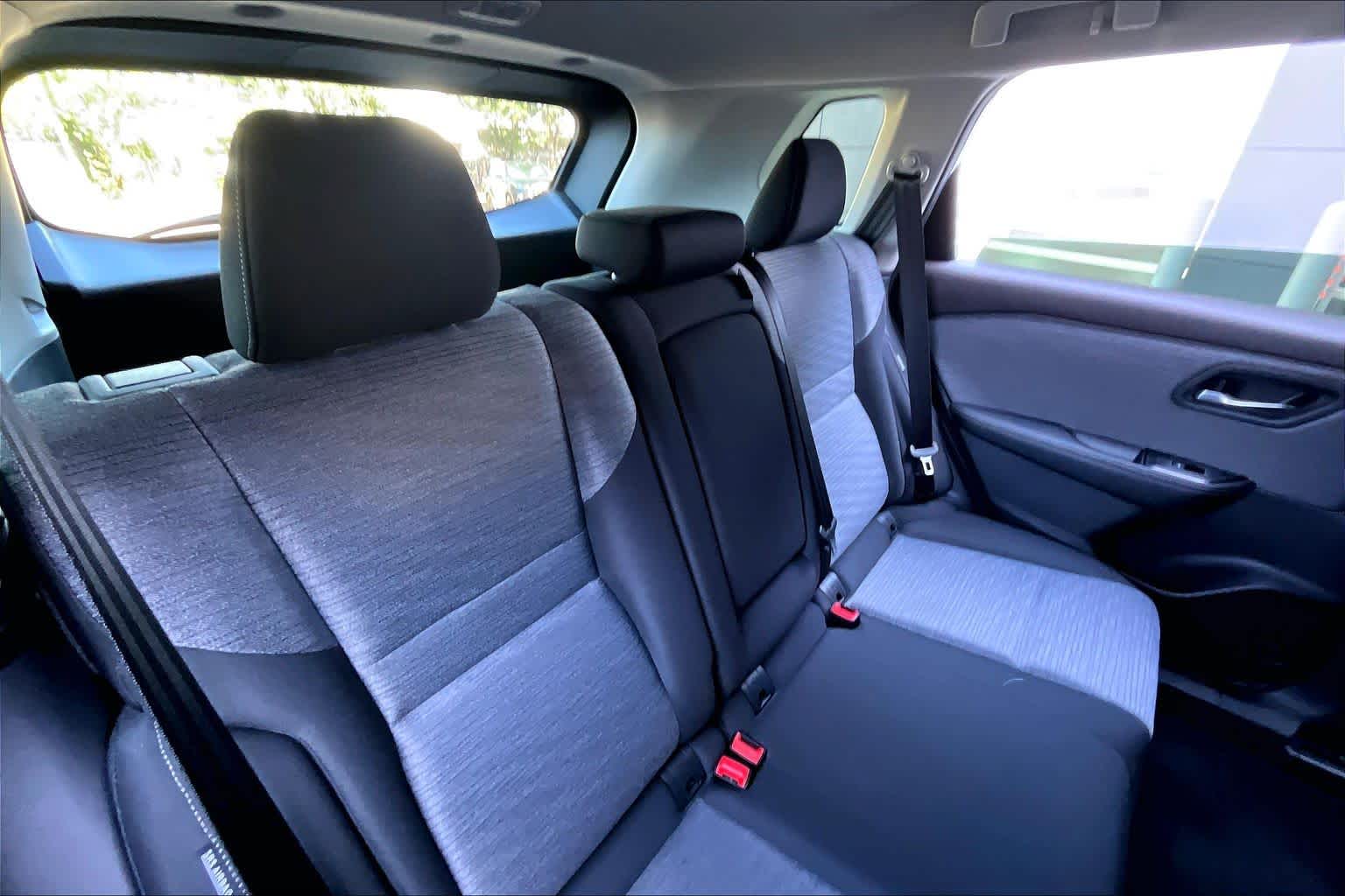 2023 Nissan Rogue SV Pearl White Tricoat at Sterling McCall Nissan