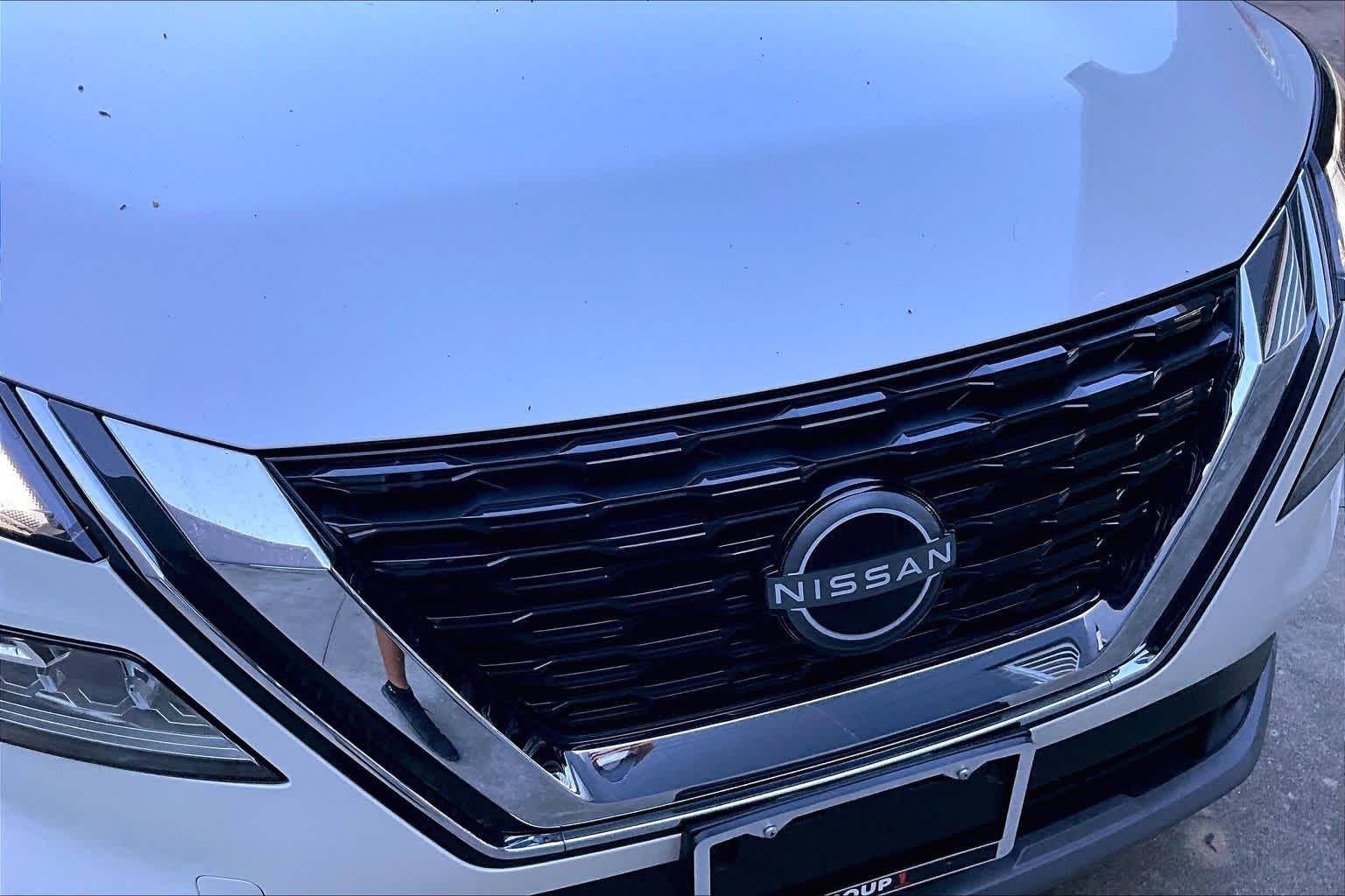 2023 Nissan Rogue SV Pearl White Tricoat at Sterling McCall Nissan