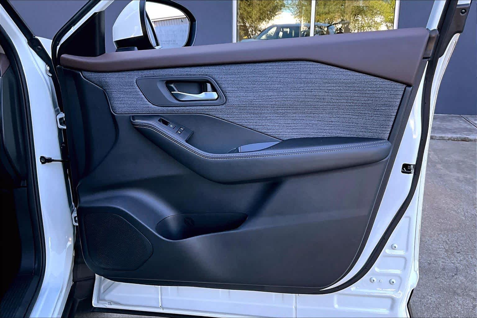 2023 Nissan Rogue SV Pearl White Tricoat at Sterling McCall Nissan