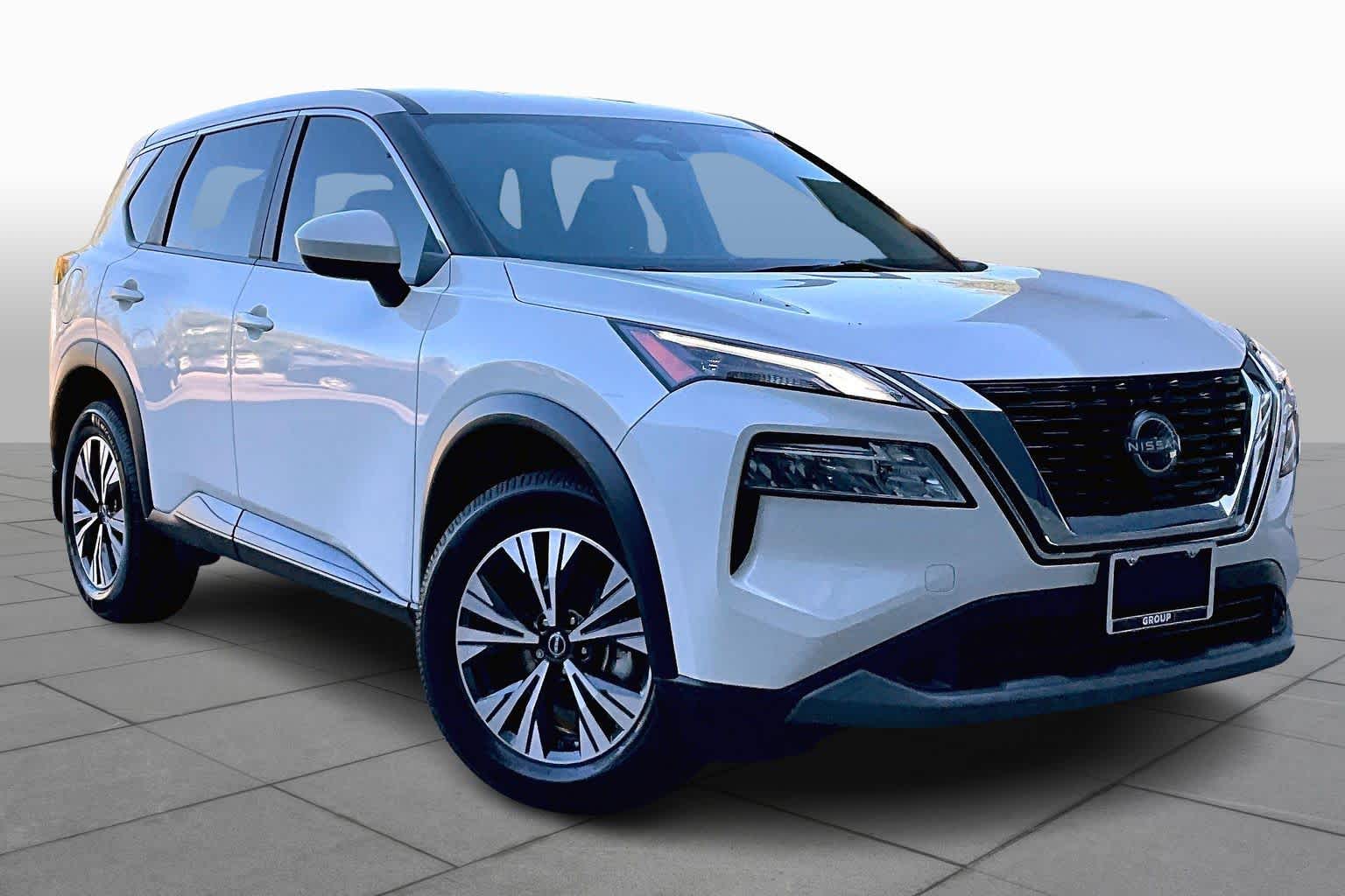 2023 Nissan Rogue SV Pearl White Tricoat at Sterling McCall Nissan