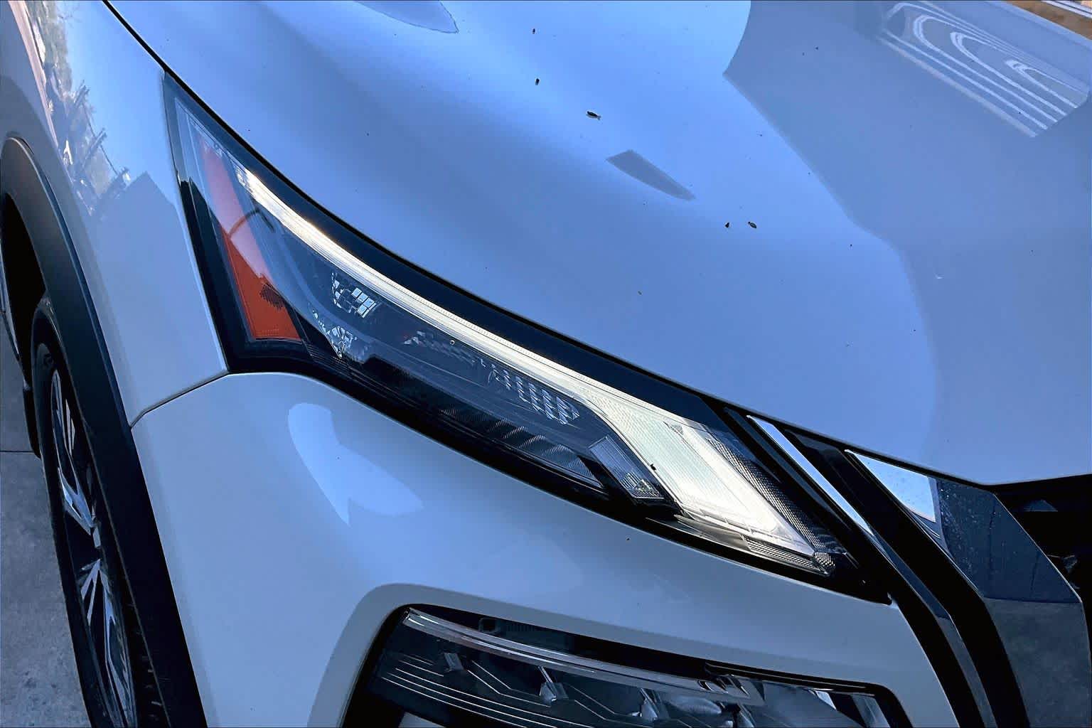 2023 Nissan Rogue SV Pearl White Tricoat at Sterling McCall Nissan