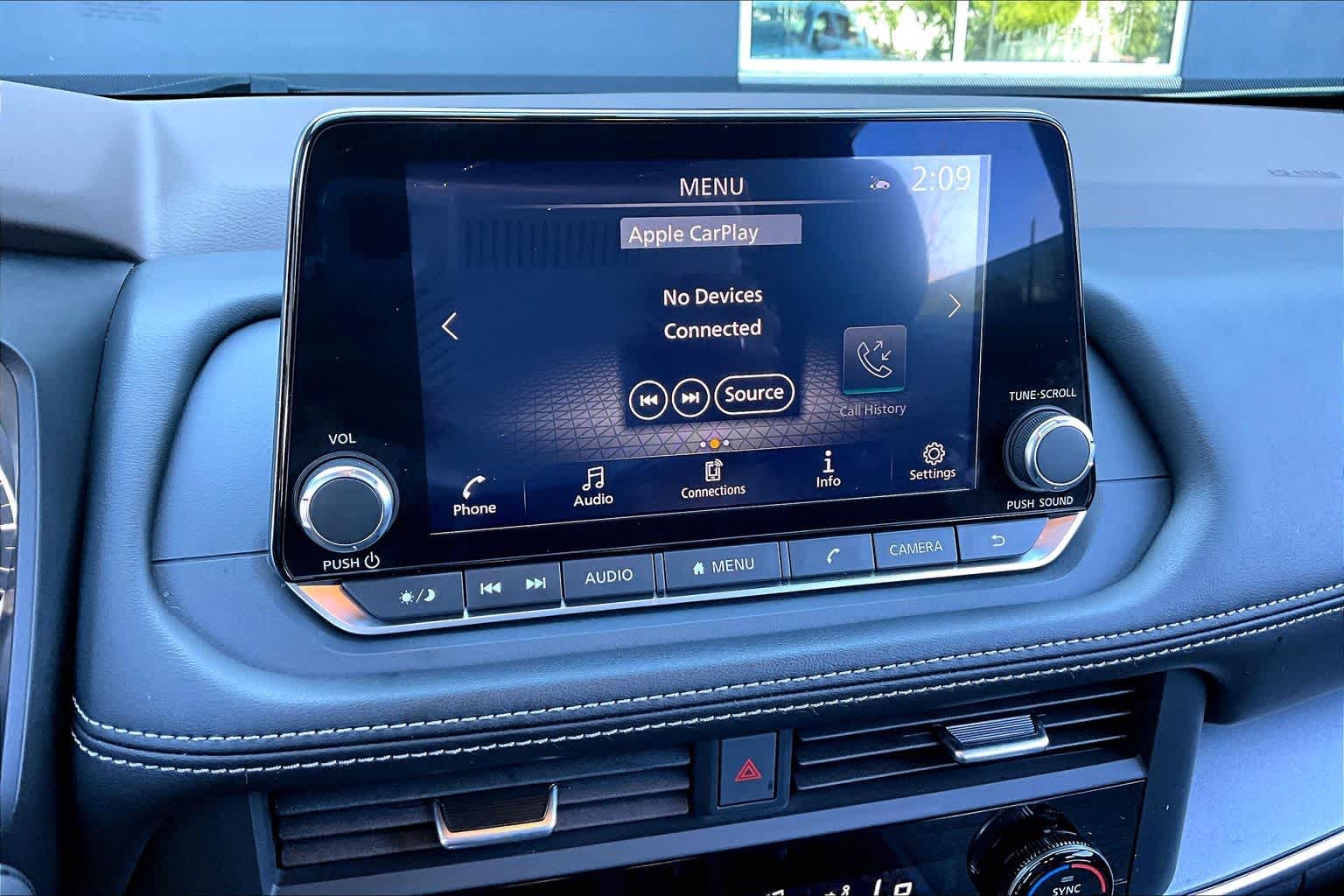 2023 Nissan Rogue SV Pearl White Tricoat at Sterling McCall Nissan