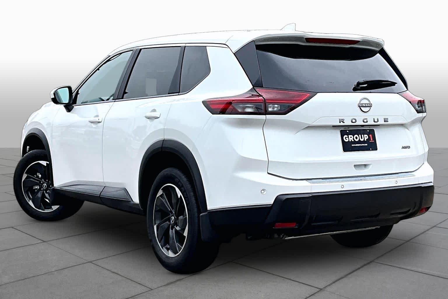 2026 Nissan Rogue SV - 11