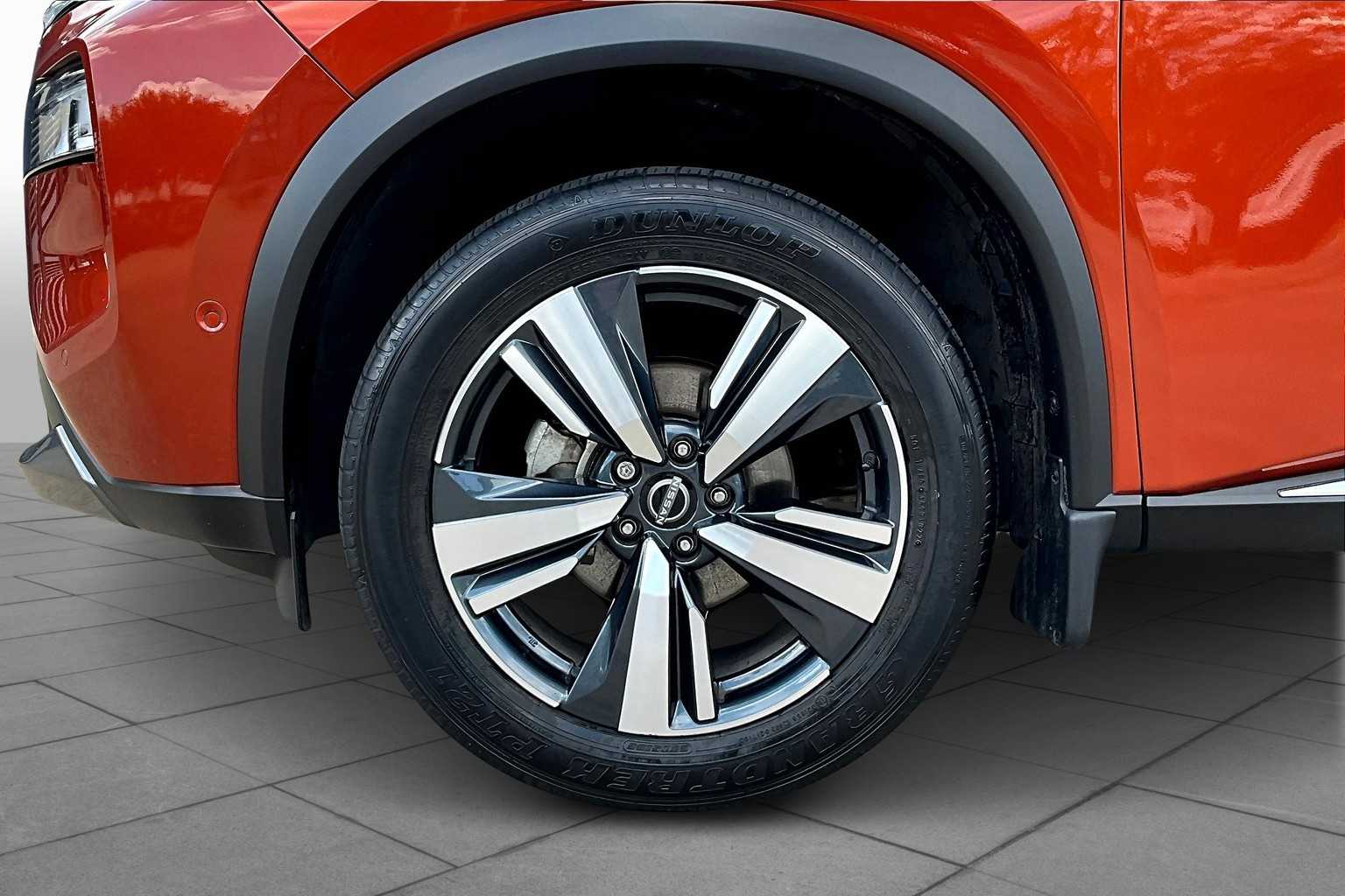 2023 Nissan Rogue SL - 9