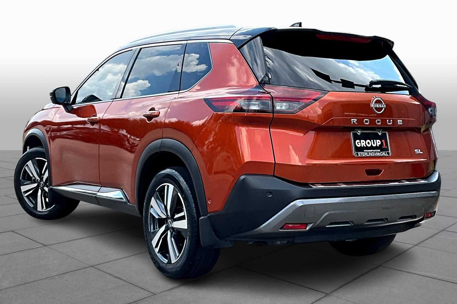 2023 Nissan Rogue SL - 10