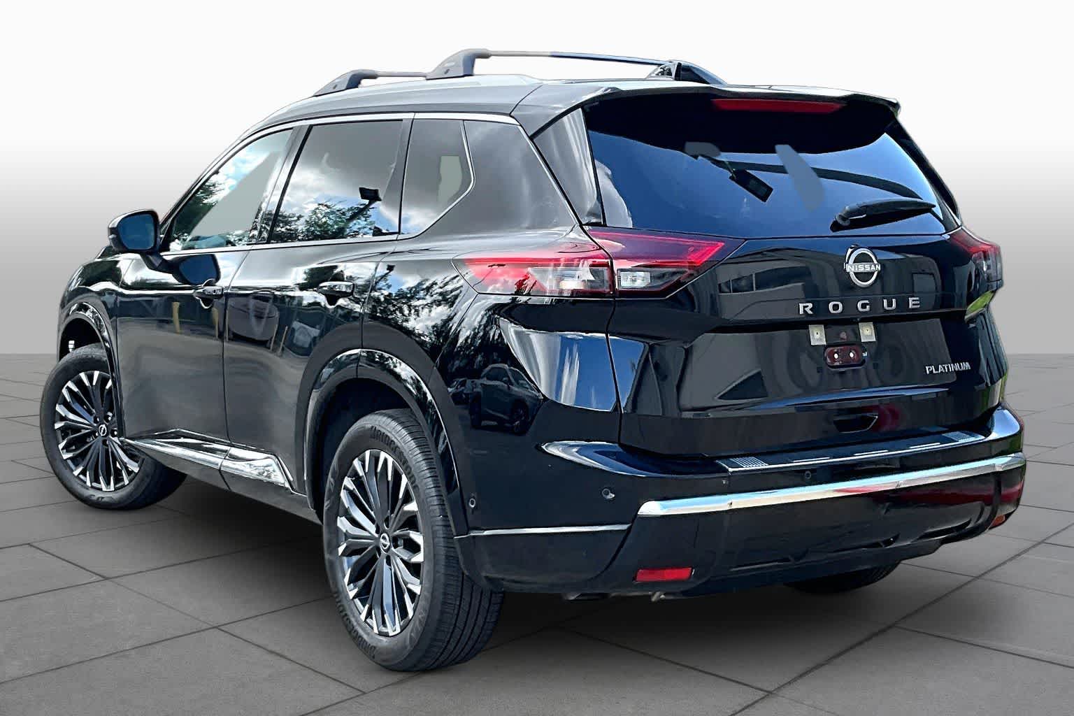 2025 Nissan Rogue Platinum - 10