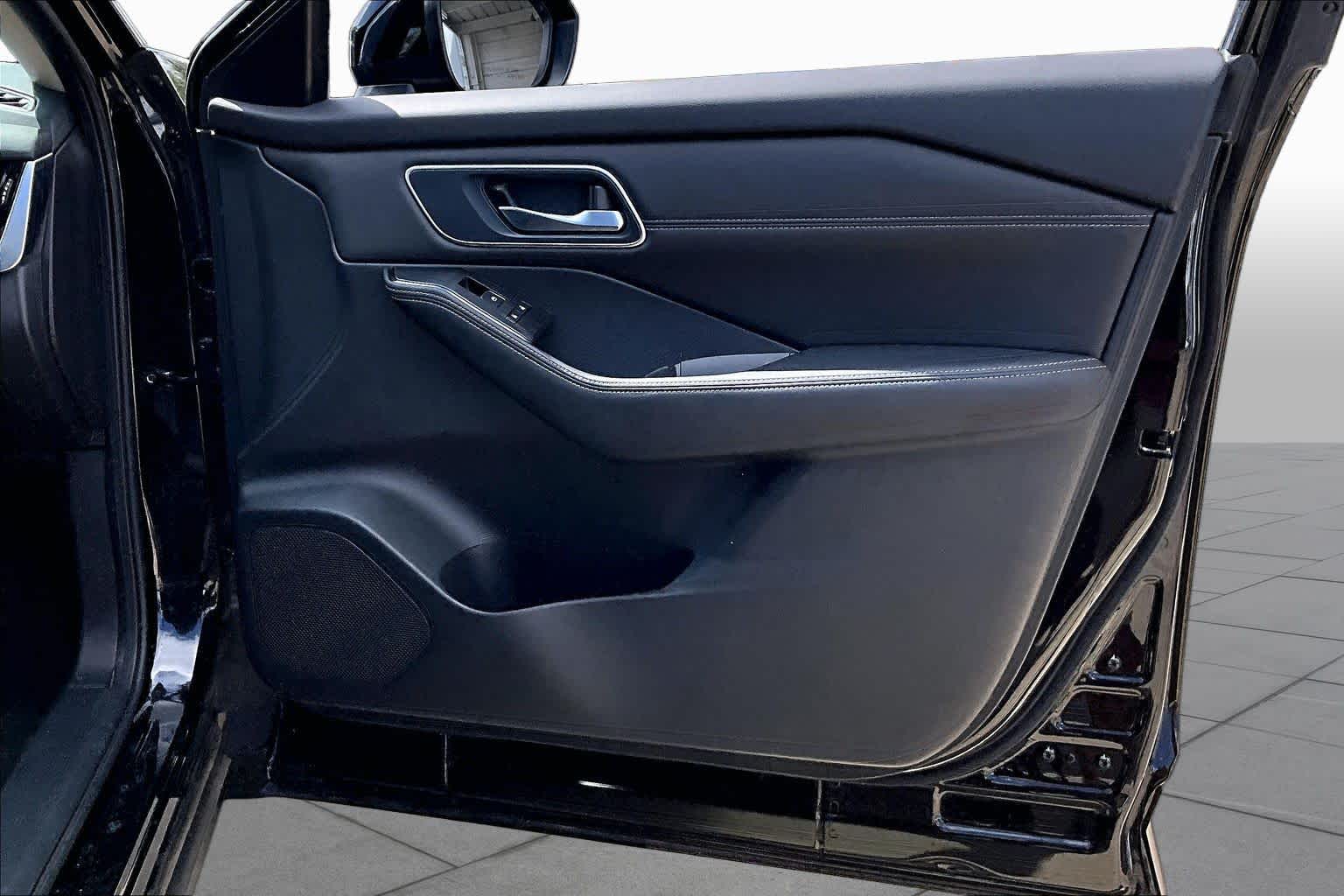 2025 Nissan Rogue photo 23 of 35