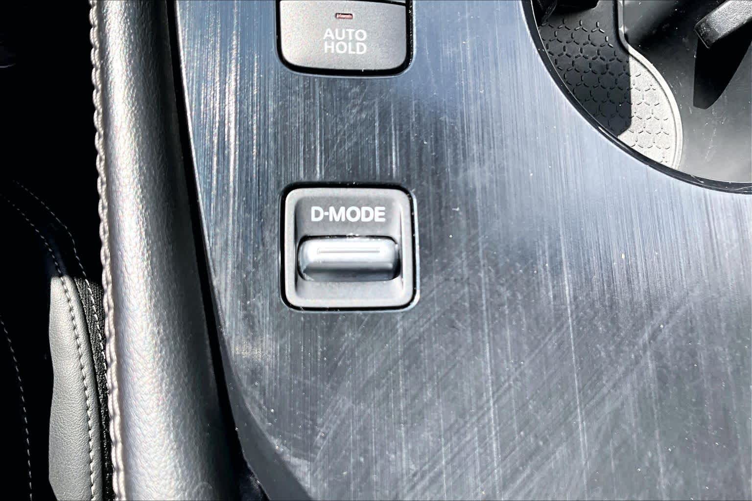 2025 Nissan Rogue photo 32 of 35