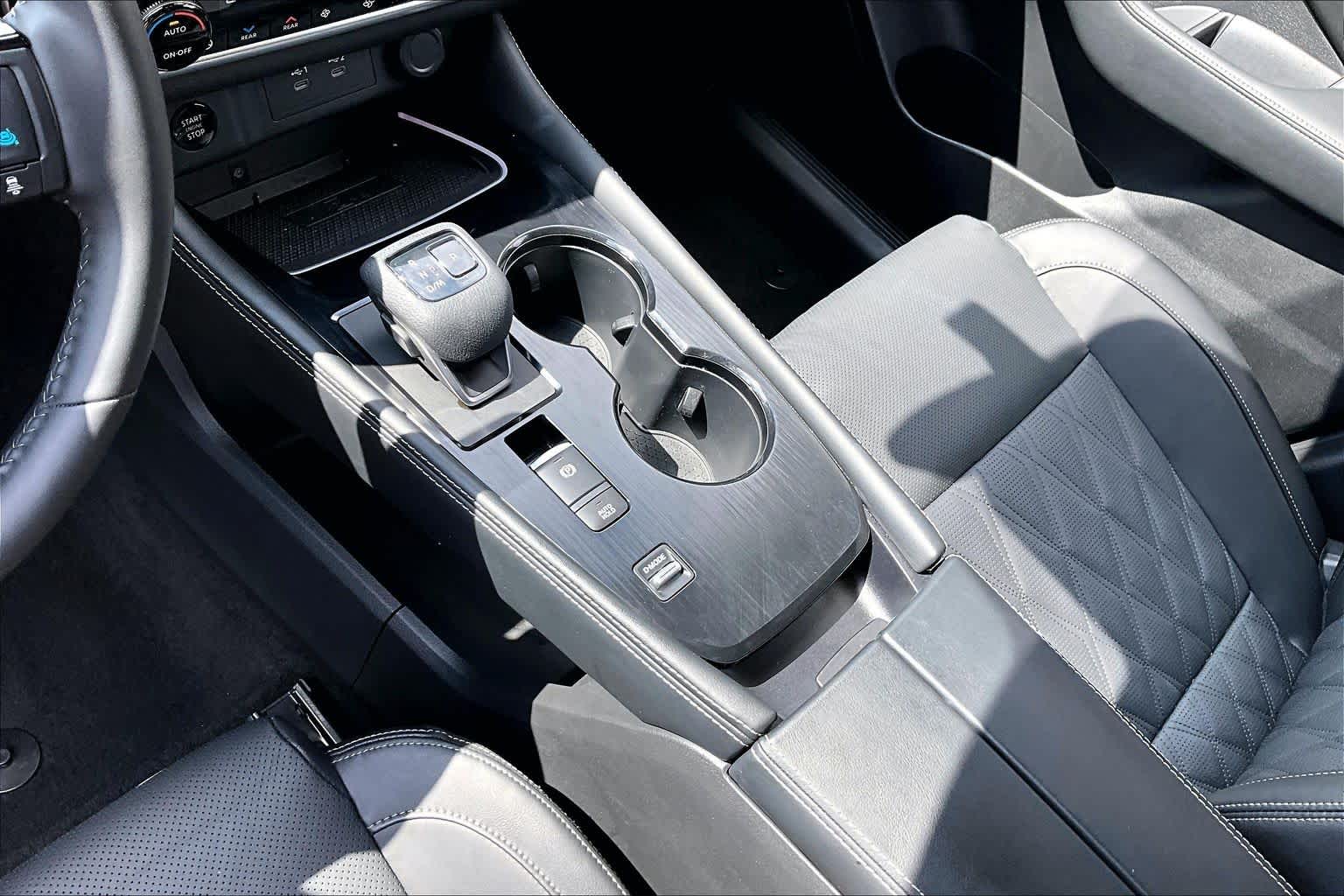 2025 Nissan Rogue photo 17 of 35