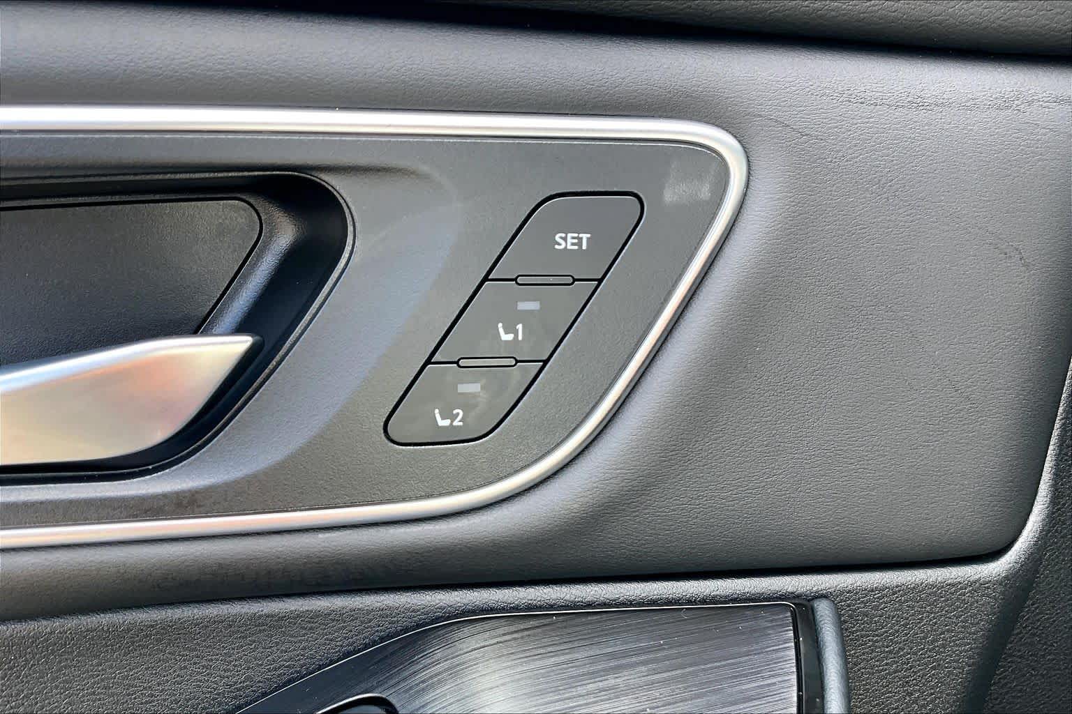 2025 Nissan Rogue photo 34 of 35