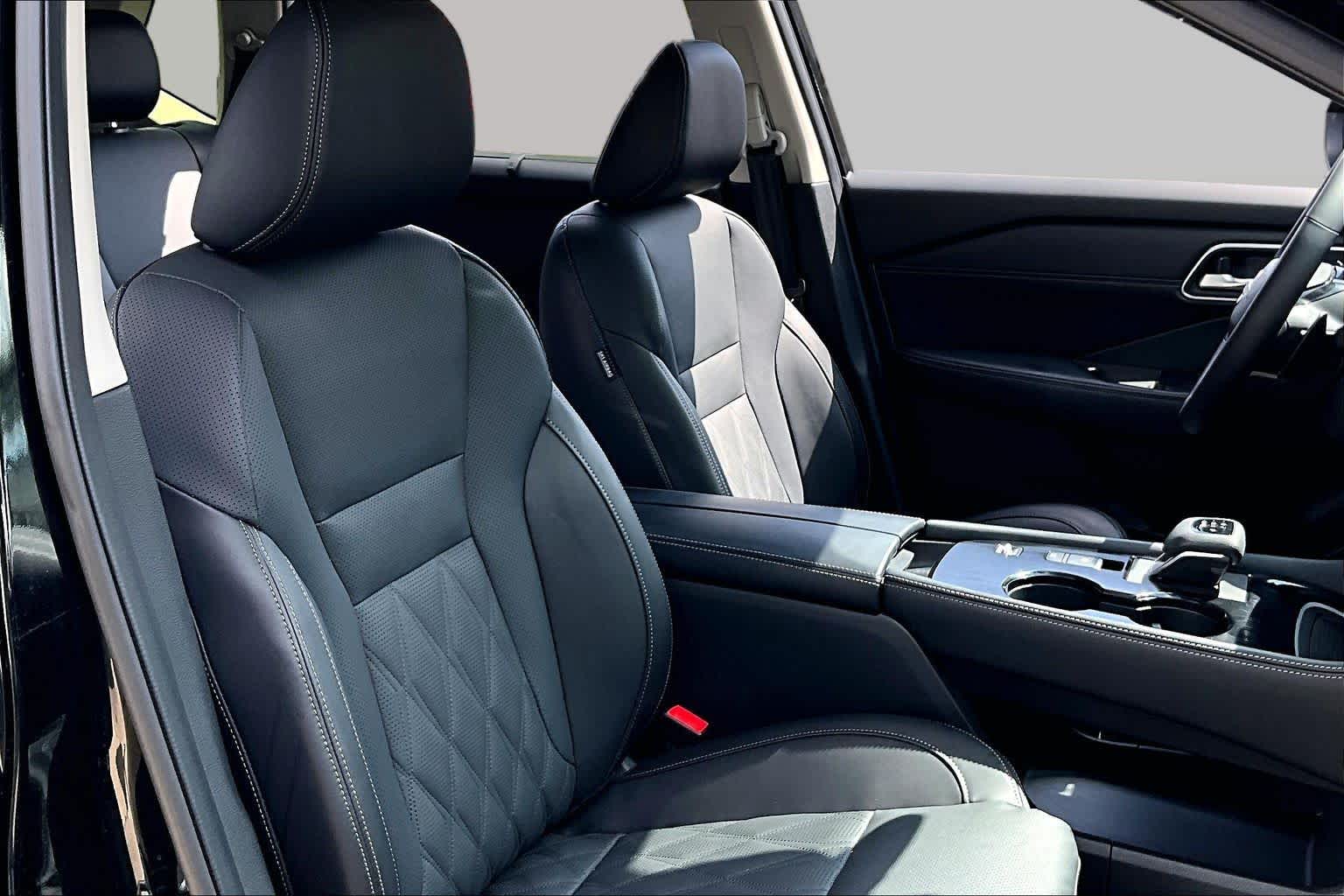 2025 Nissan Rogue photo 9 of 35