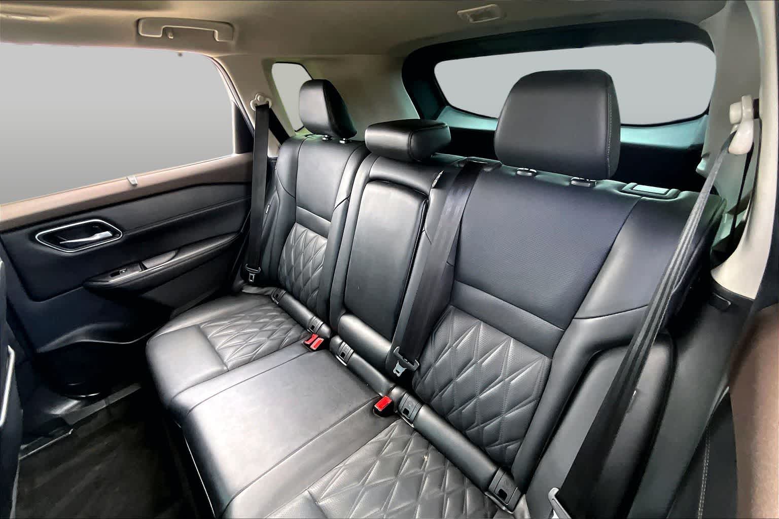 2023 Nissan Rogue Platinum Boulder Gray Pearl at Sterling McCall Nissan