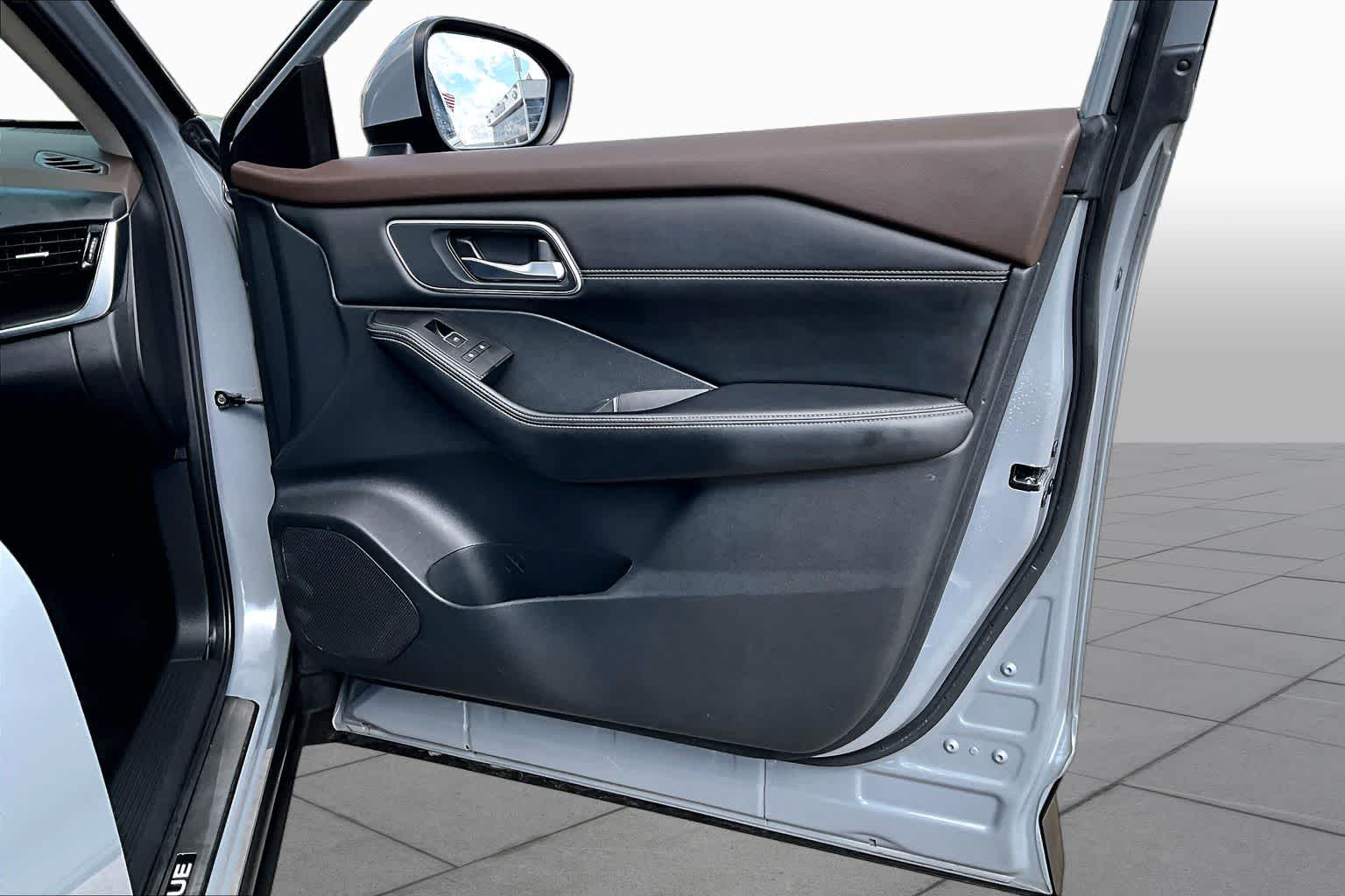2023 Nissan Rogue Platinum Boulder Gray Pearl at Sterling McCall Nissan