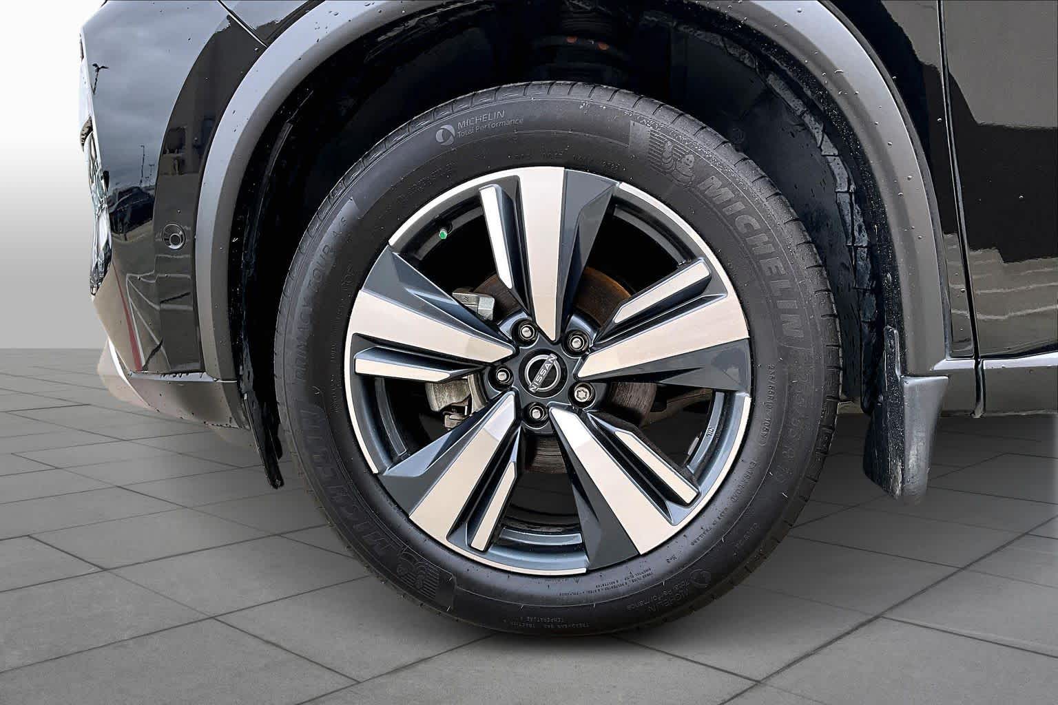 2022 Nissan Rogue Platinum Super Black at Tomball Ford