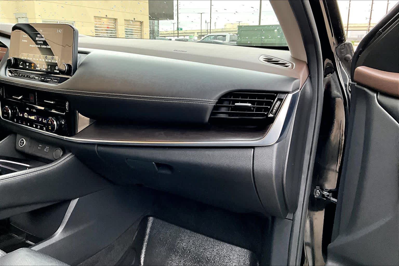 2022 Nissan Rogue Platinum Super Black at Tomball Ford