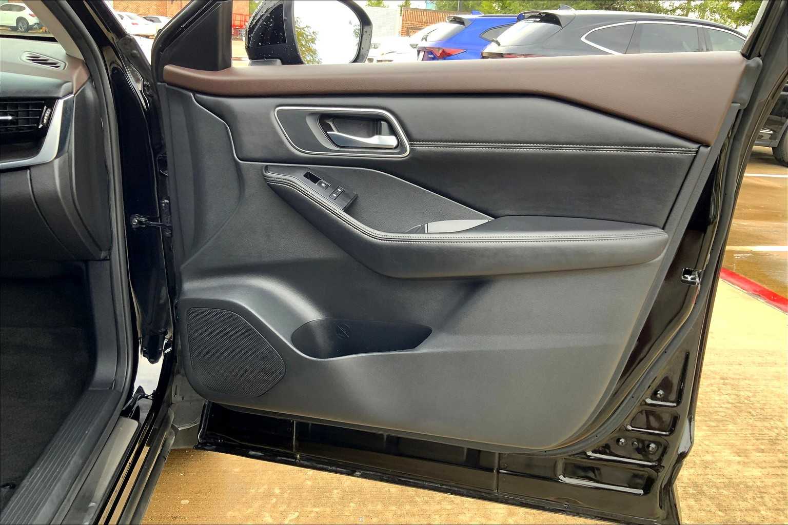 2022 Nissan Rogue Platinum Super Black at Tomball Ford