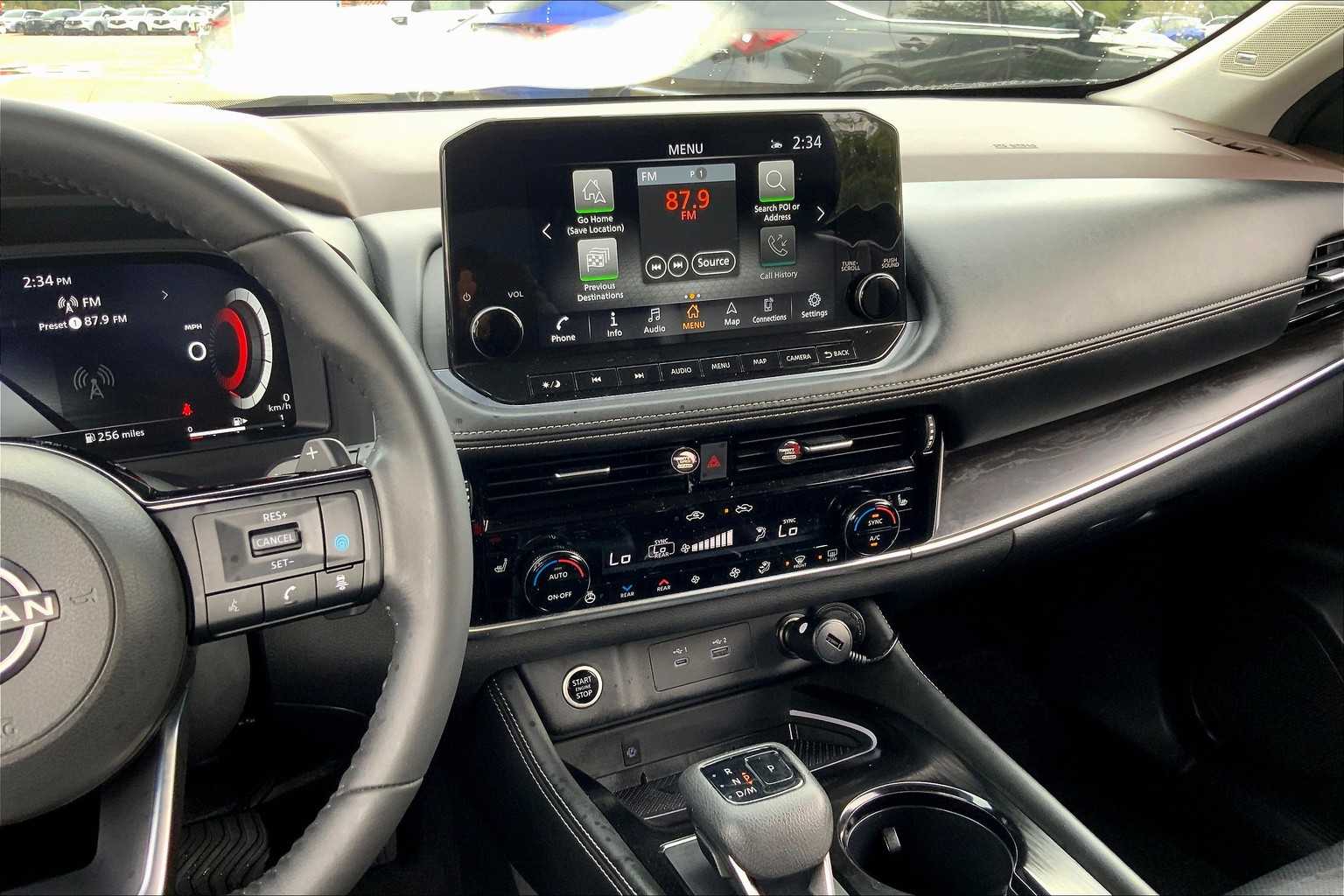 2022 Nissan Rogue Platinum Super Black at Tomball Ford