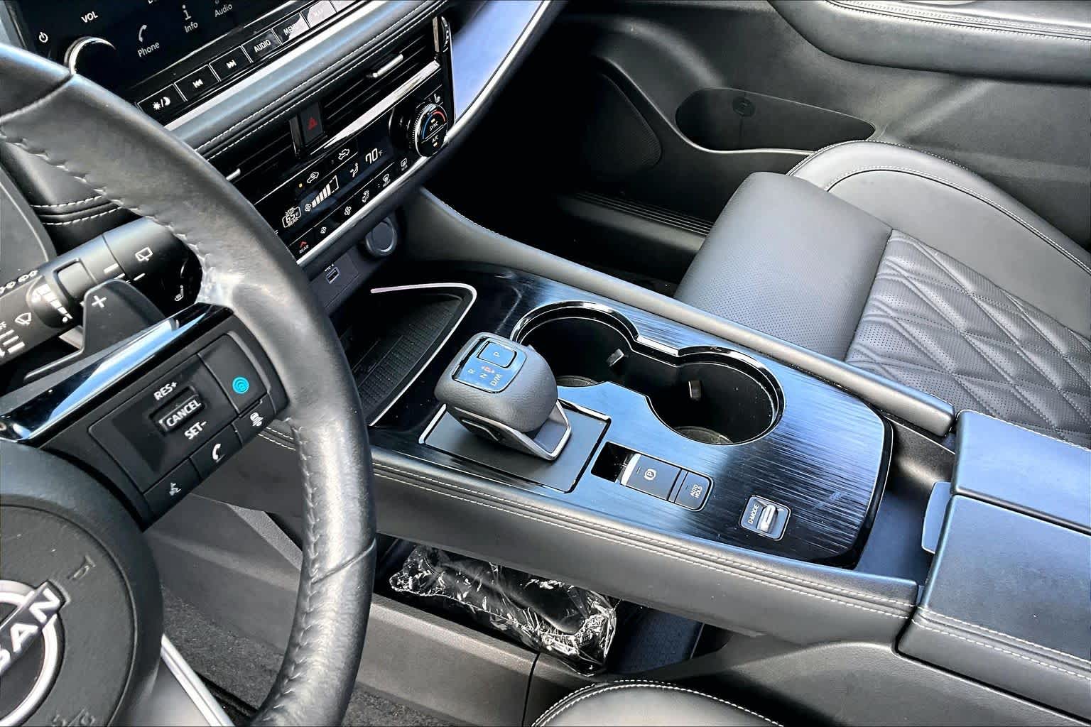 2022 Nissan Rogue Platinum Boulder Gray Pearl/Super Black at Sterling McCall Nissan