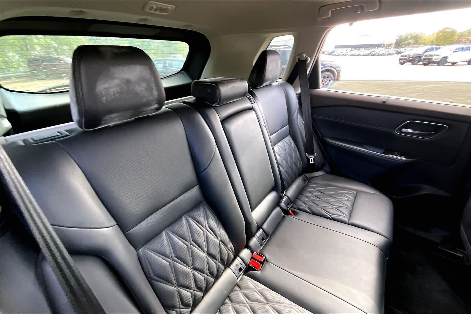 2022 Nissan Rogue Platinum Boulder Gray Pearl/Super Black at Sterling McCall Nissan